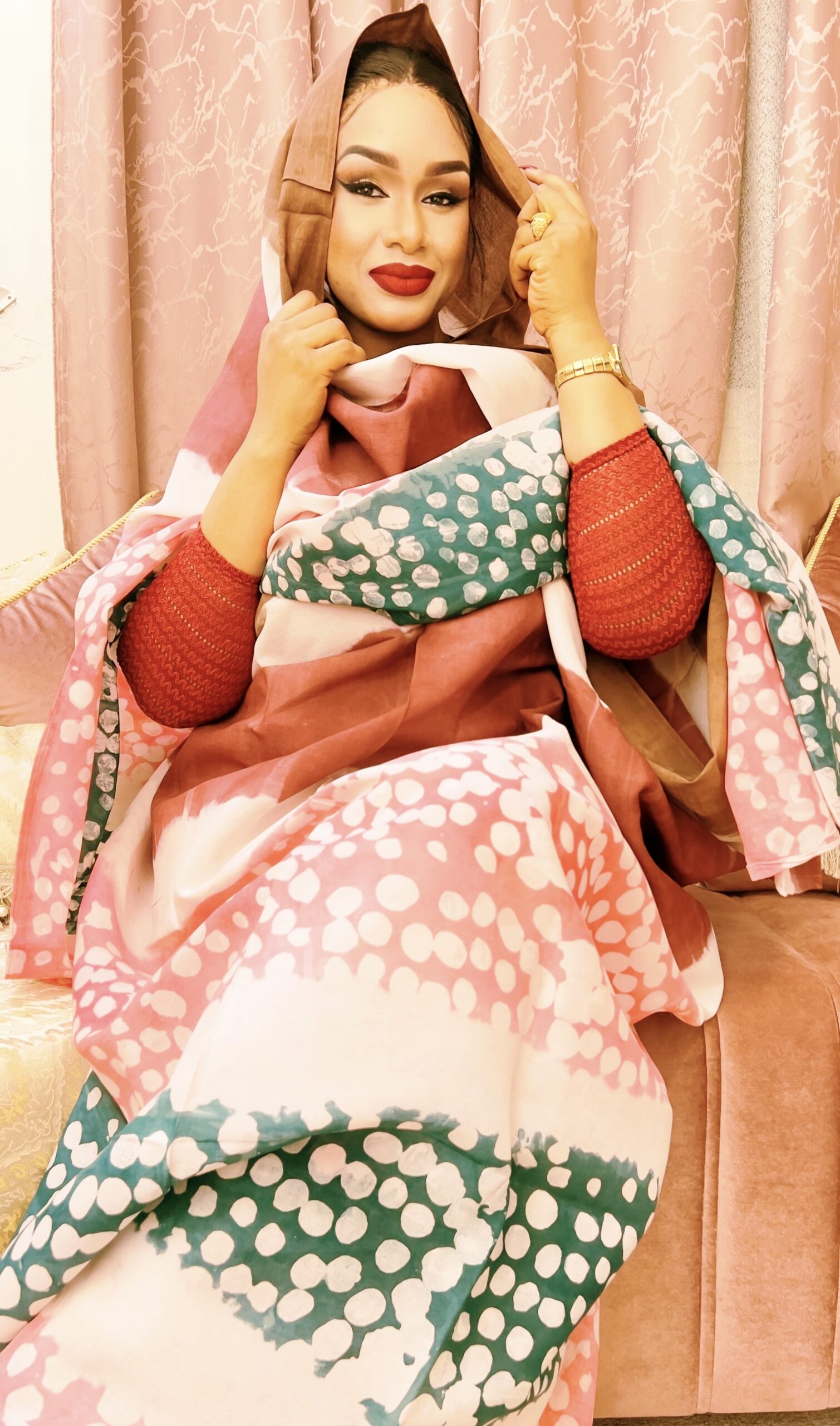 2917D9D0-8E18-4230-8C70-2A004AE8CCDB Sendel-Robe Melehfa – Image 1